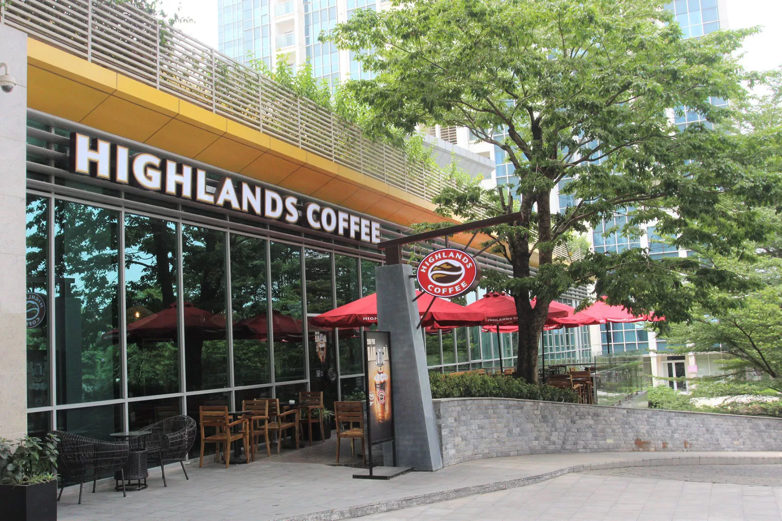 Cafe Highlands tại CLB Club Khu đô thị Ciputra Tây Hồ
