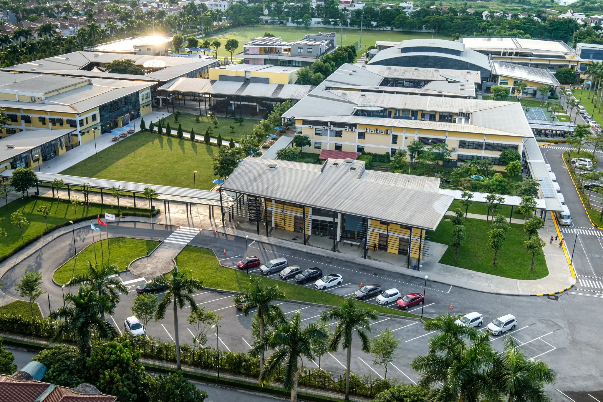 Trường Quốc tế Liên Hợp Quốc Hà Nội ( UNIS HANOI )