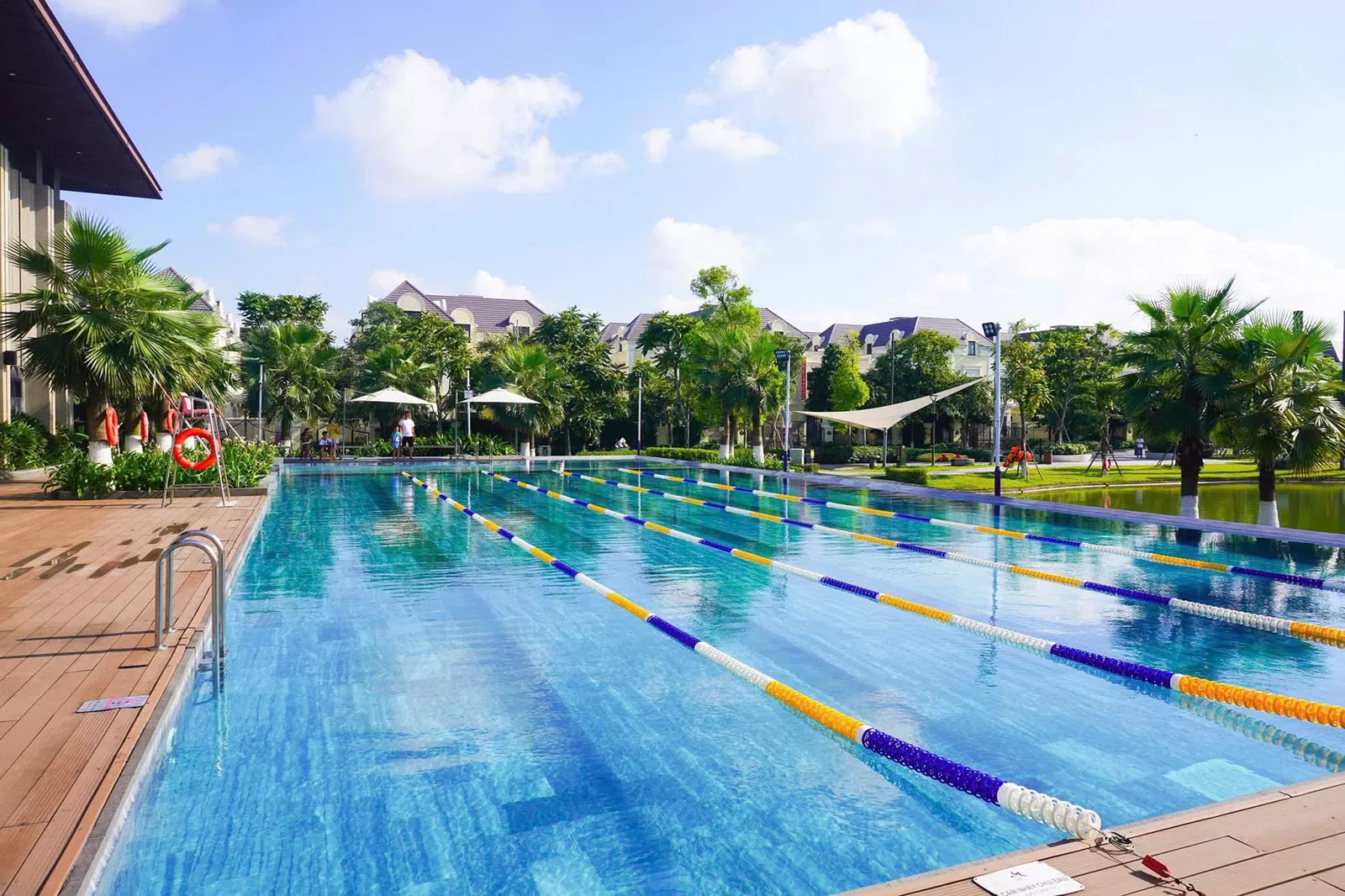 Bể bơi ngoài trời KĐT An Lạc Green Symphony